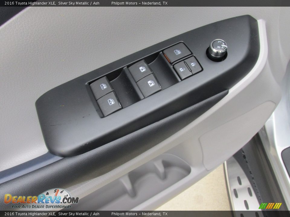 2016 Toyota Highlander XLE Silver Sky Metallic / Ash Photo #22