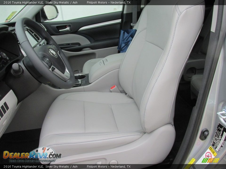 2016 Toyota Highlander XLE Silver Sky Metallic / Ash Photo #23