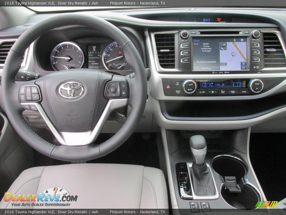 2016 Toyota Highlander XLE Silver Sky Metallic / Ash Photo #26