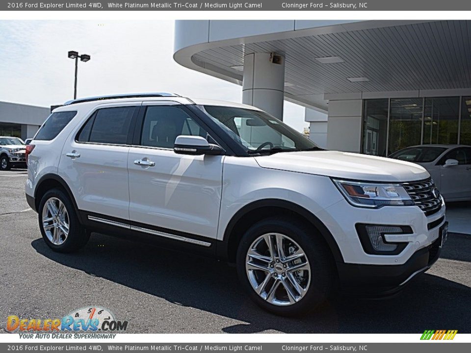 Front 3/4 View of 2016 Ford Explorer Limited 4WD Photo #1
