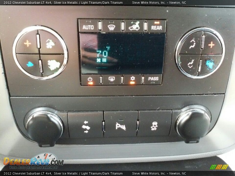 2012 Chevrolet Suburban LT 4x4 Silver Ice Metallic / Light Titanium/Dark Titanium Photo #16