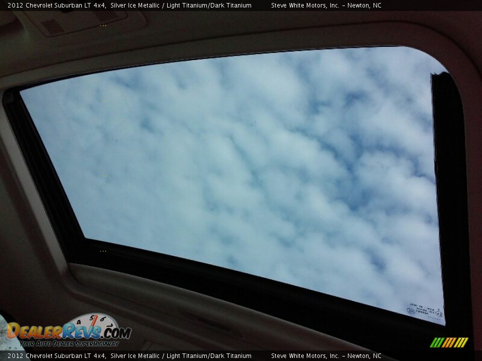 2012 Chevrolet Suburban LT 4x4 Silver Ice Metallic / Light Titanium/Dark Titanium Photo #18
