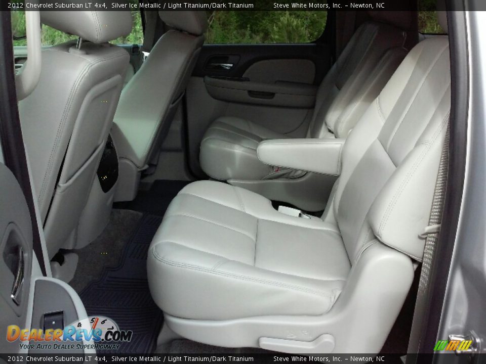 2012 Chevrolet Suburban LT 4x4 Silver Ice Metallic / Light Titanium/Dark Titanium Photo #19