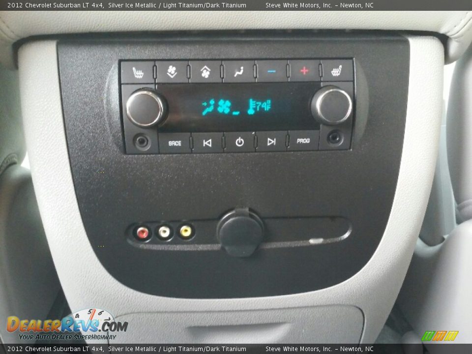 2012 Chevrolet Suburban LT 4x4 Silver Ice Metallic / Light Titanium/Dark Titanium Photo #22