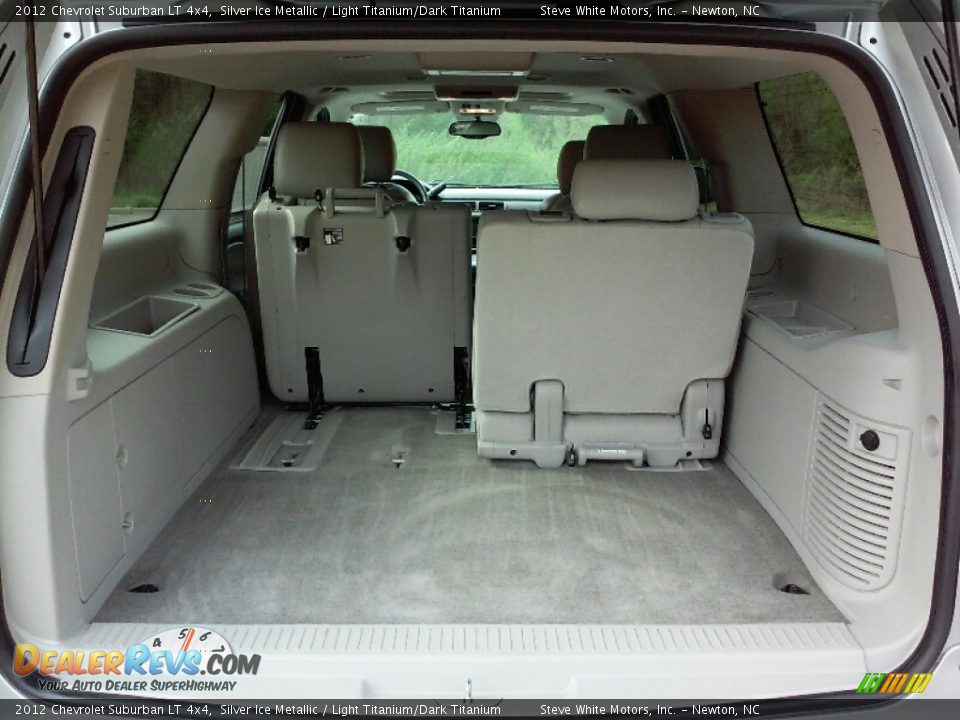 2012 Chevrolet Suburban LT 4x4 Silver Ice Metallic / Light Titanium/Dark Titanium Photo #23