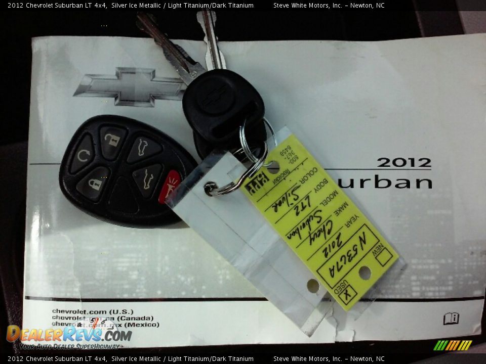2012 Chevrolet Suburban LT 4x4 Silver Ice Metallic / Light Titanium/Dark Titanium Photo #27