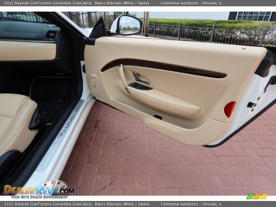 Door Panel of 2012 Maserati GranTurismo Convertible GranCabrio Photo #16