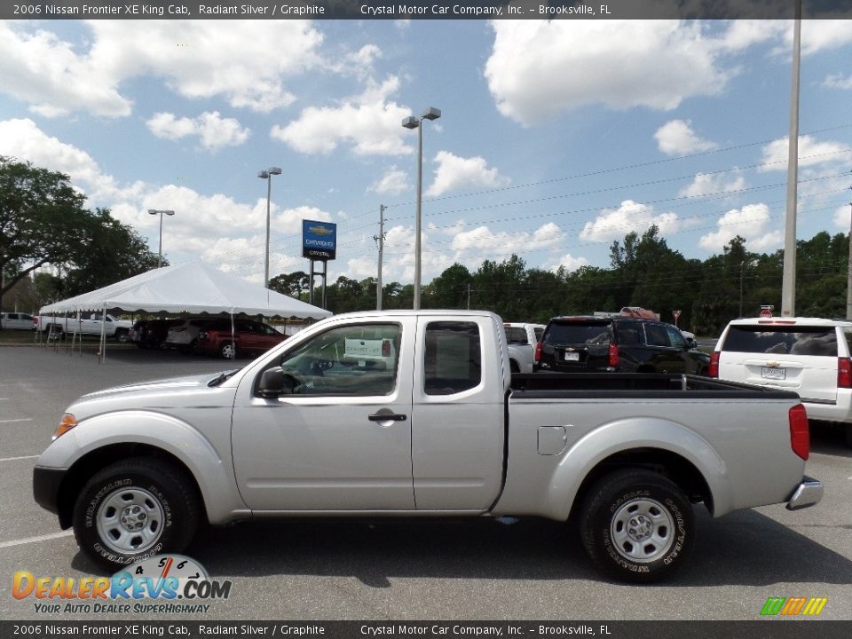 2006 Nissan Frontier XE King Cab Radiant Silver / Graphite Photo #2