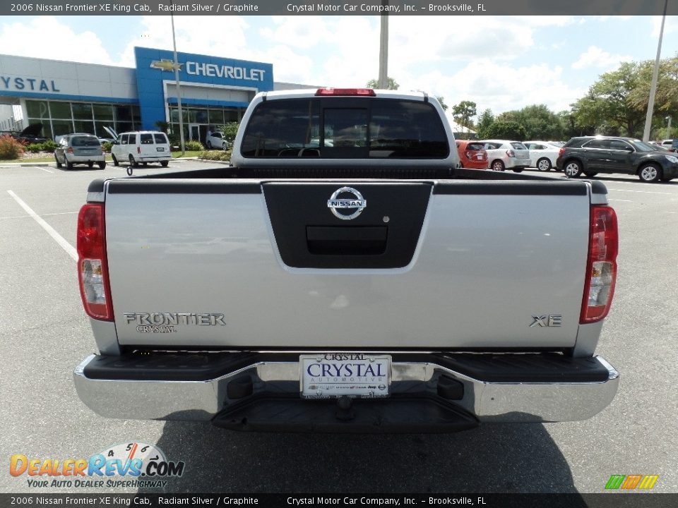 2006 Nissan Frontier XE King Cab Radiant Silver / Graphite Photo #7