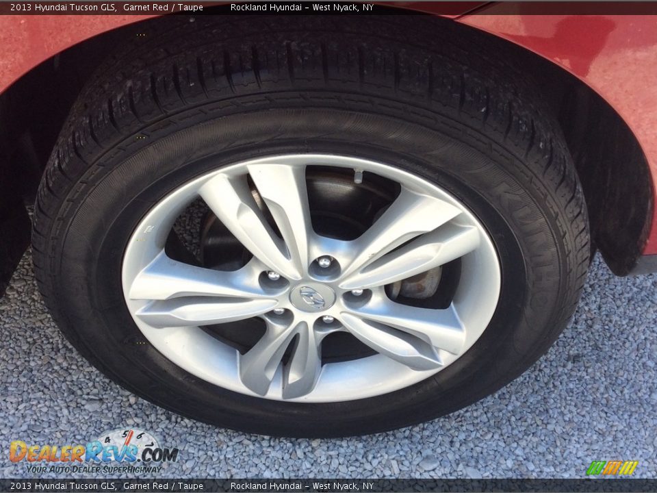 2013 Hyundai Tucson GLS Garnet Red / Taupe Photo #26