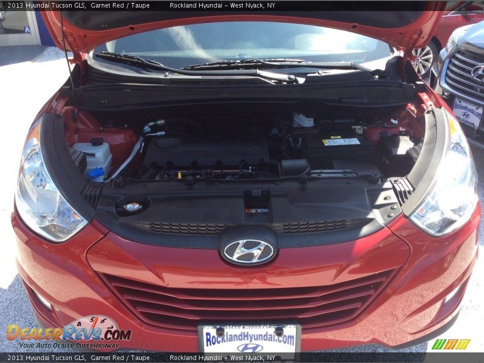 2013 Hyundai Tucson GLS Garnet Red / Taupe Photo #28