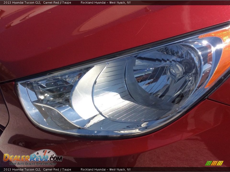2013 Hyundai Tucson GLS Garnet Red / Taupe Photo #29