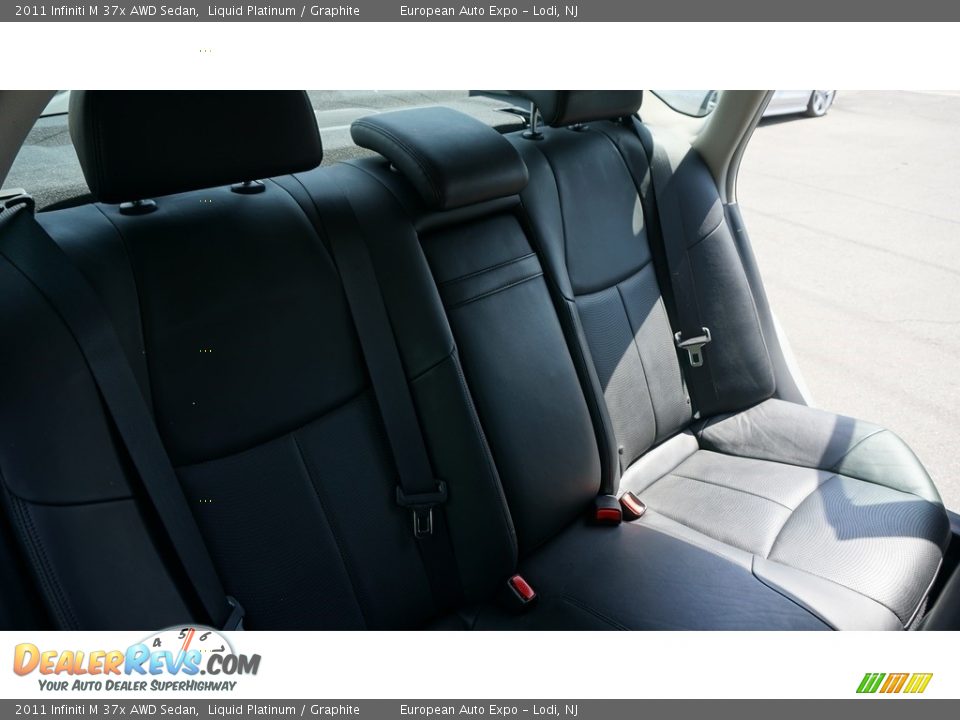 2011 Infiniti M 37x AWD Sedan Liquid Platinum / Graphite Photo #11