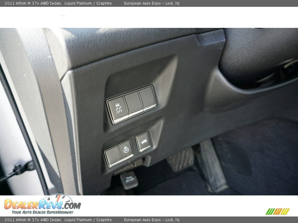 2011 Infiniti M 37x AWD Sedan Liquid Platinum / Graphite Photo #15