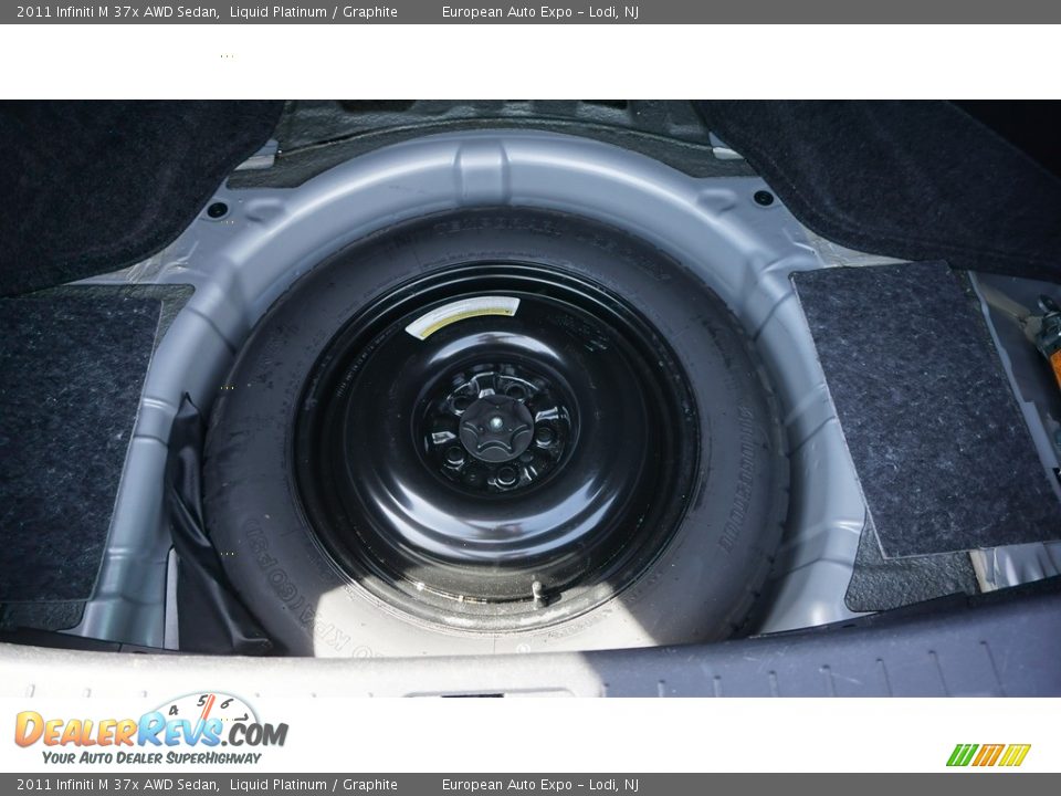 2011 Infiniti M 37x AWD Sedan Liquid Platinum / Graphite Photo #29