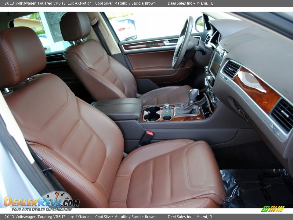 Front Seat of 2013 Volkswagen Touareg VR6 FSI Lux 4XMotion Photo #19