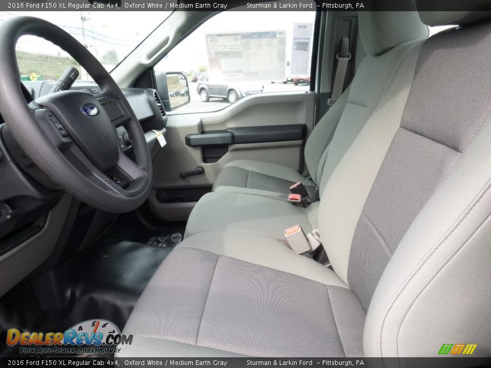 2016 Ford F150 XL Regular Cab 4x4 Oxford White / Medium Earth Gray Photo #7