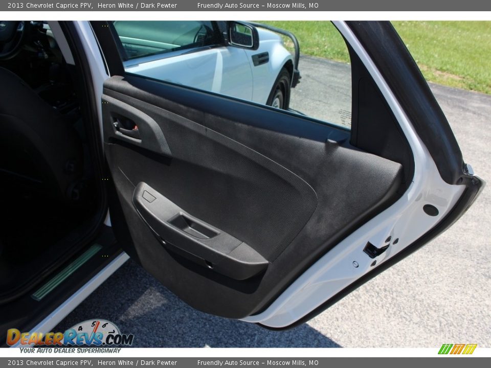 2013 Chevrolet Caprice PPV Heron White / Dark Pewter Photo #24
