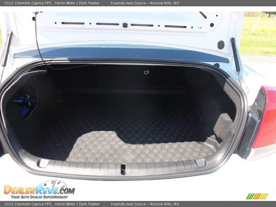 2013 Chevrolet Caprice PPV Heron White / Dark Pewter Photo #35