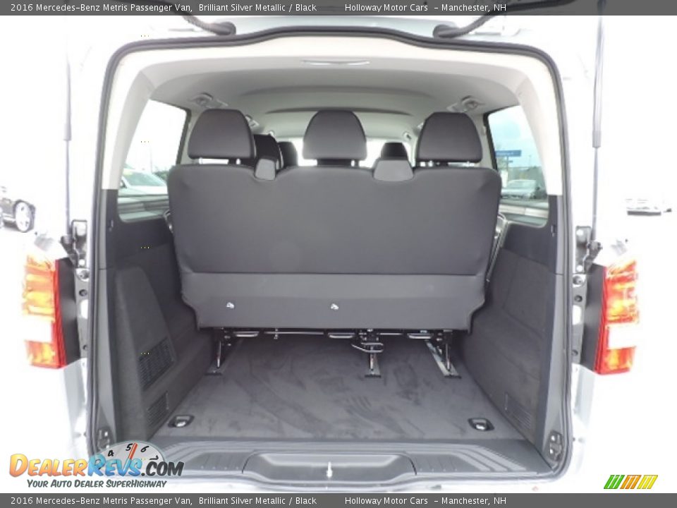 2016 Mercedes-Benz Metris Passenger Van Brilliant Silver Metallic / Black Photo #9