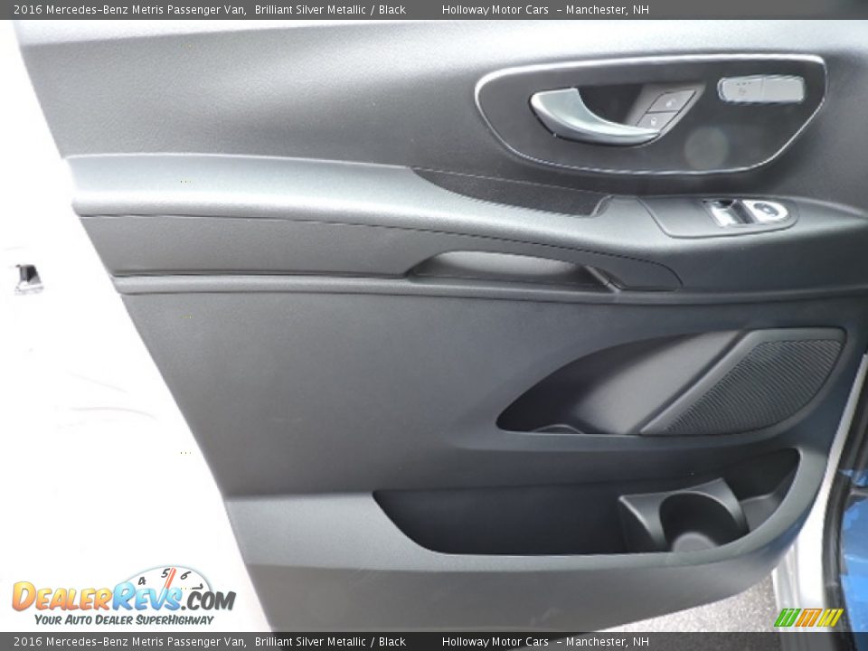 2016 Mercedes-Benz Metris Passenger Van Brilliant Silver Metallic / Black Photo #10