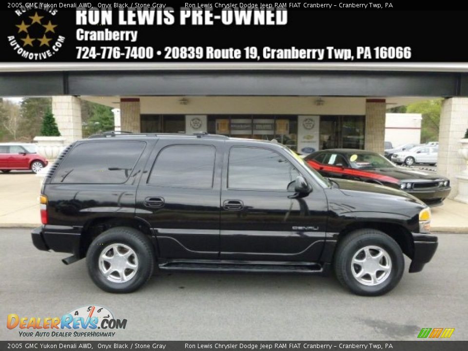 2005 GMC Yukon Denali AWD Onyx Black / Stone Gray Photo #1