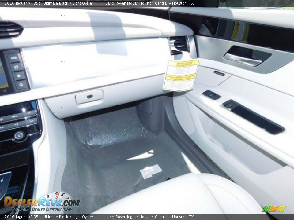 2016 Jaguar XF 35t Ultimate Black / Light Oyster Photo #15