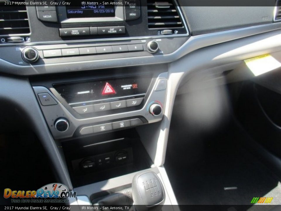 2017 Hyundai Elantra SE Gray / Gray Photo #16