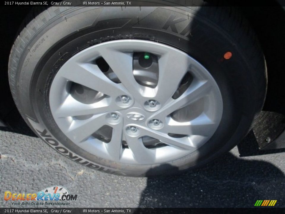 2017 Hyundai Elantra SE Gray / Gray Photo #22