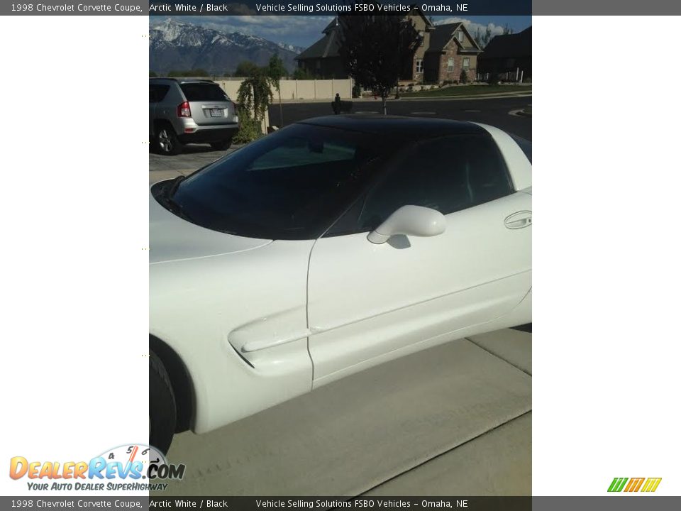 1998 Chevrolet Corvette Coupe Arctic White / Black Photo #4