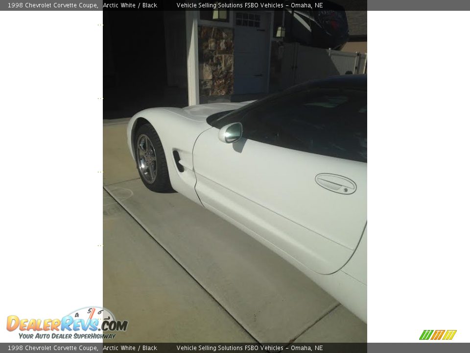 1998 Chevrolet Corvette Coupe Arctic White / Black Photo #7