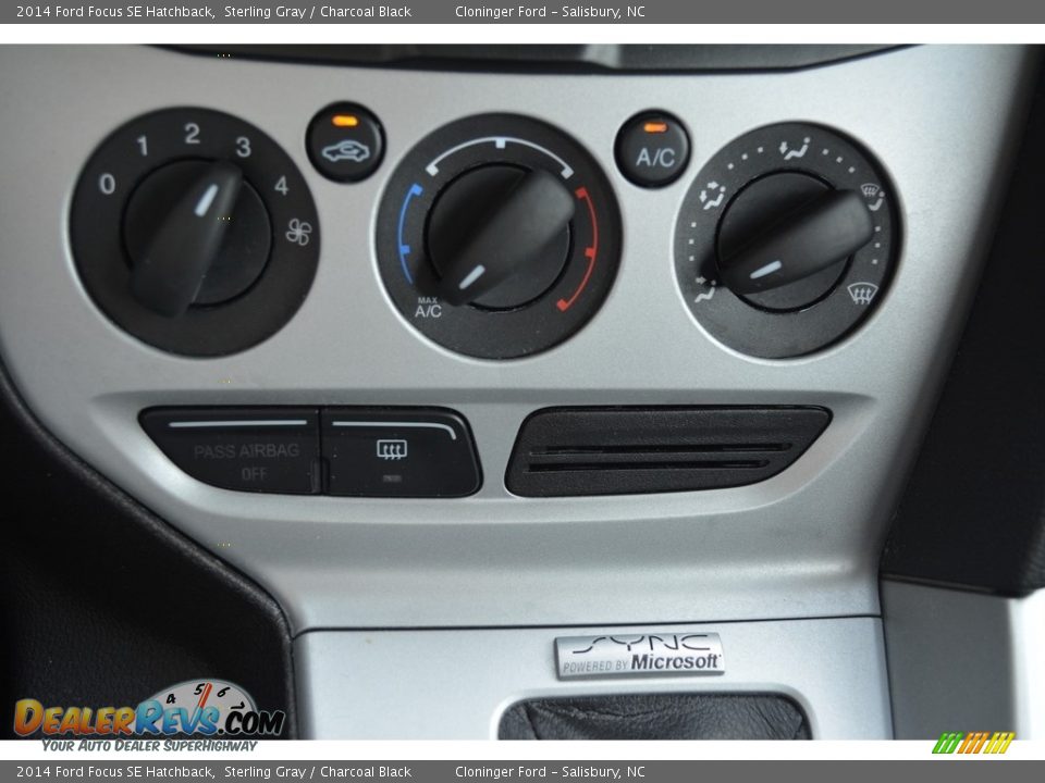 2014 Ford Focus SE Hatchback Sterling Gray / Charcoal Black Photo #17