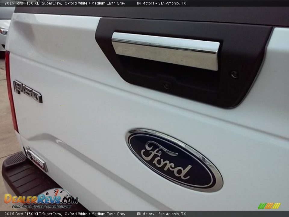 2016 Ford F150 XLT SuperCrew Oxford White / Medium Earth Gray Photo #25