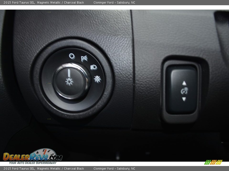 2015 Ford Taurus SEL Magnetic Metallic / Charcoal Black Photo #25
