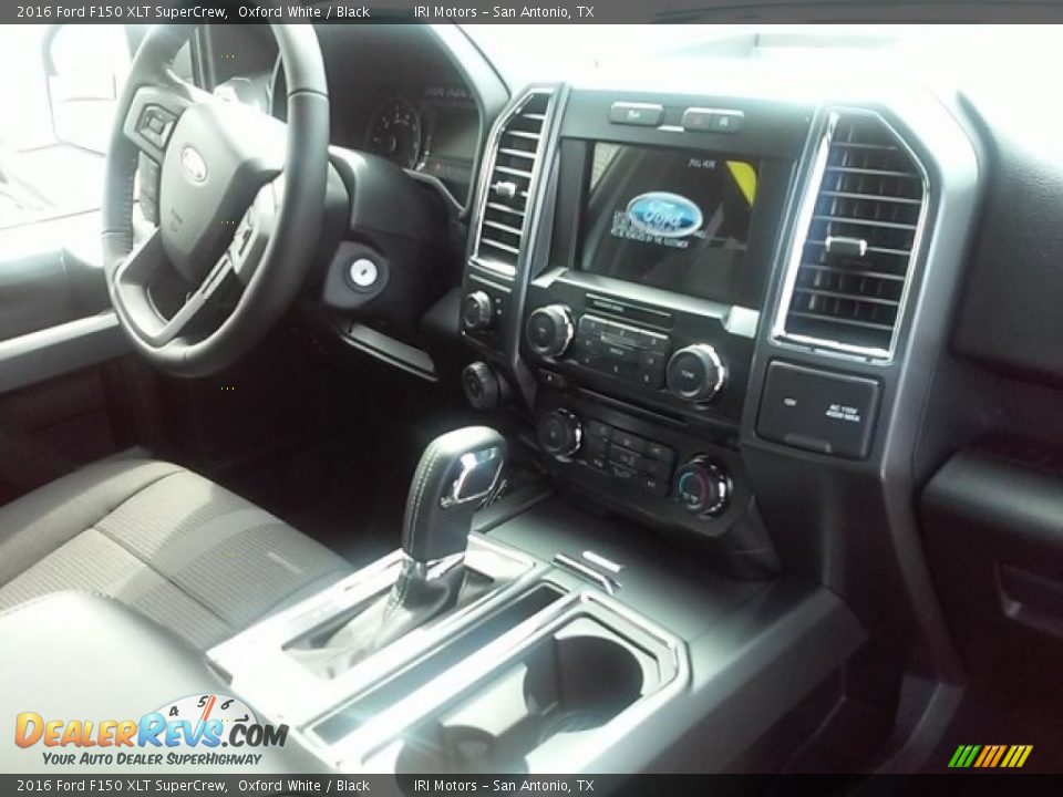 2016 Ford F150 XLT SuperCrew Oxford White / Black Photo #12
