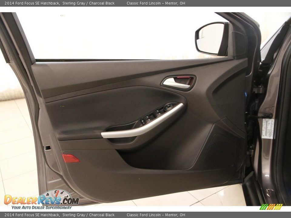 2014 Ford Focus SE Hatchback Sterling Gray / Charcoal Black Photo #4