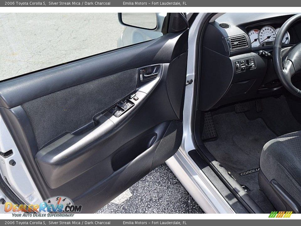 2006 Toyota Corolla S Silver Streak Mica / Dark Charcoal Photo #16