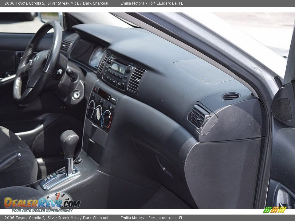 2006 Toyota Corolla S Silver Streak Mica / Dark Charcoal Photo #18