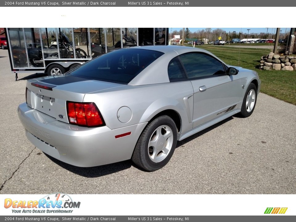 2004 Ford Mustang V6 Coupe Silver Metallic / Dark Charcoal Photo #2