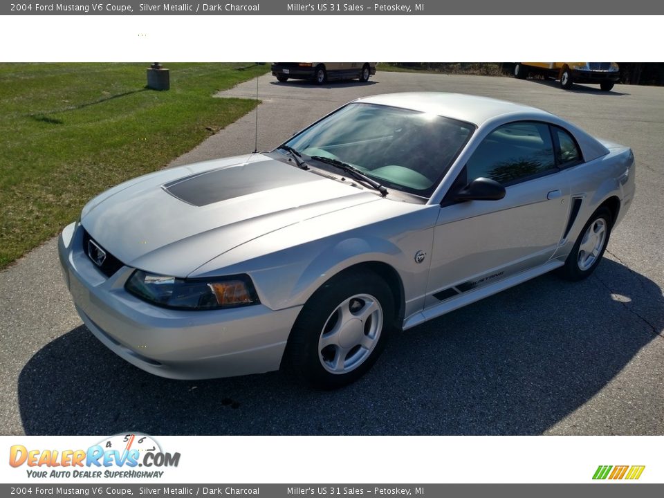 2004 Ford Mustang V6 Coupe Silver Metallic / Dark Charcoal Photo #4