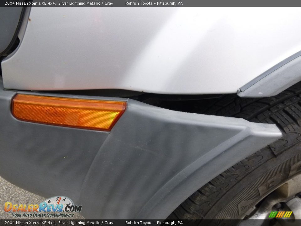 2004 Nissan Xterra XE 4x4 Silver Lightning Metallic / Gray Photo #10
