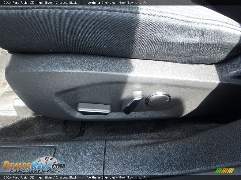 2014 Ford Fusion SE Ingot Silver / Charcoal Black Photo #24