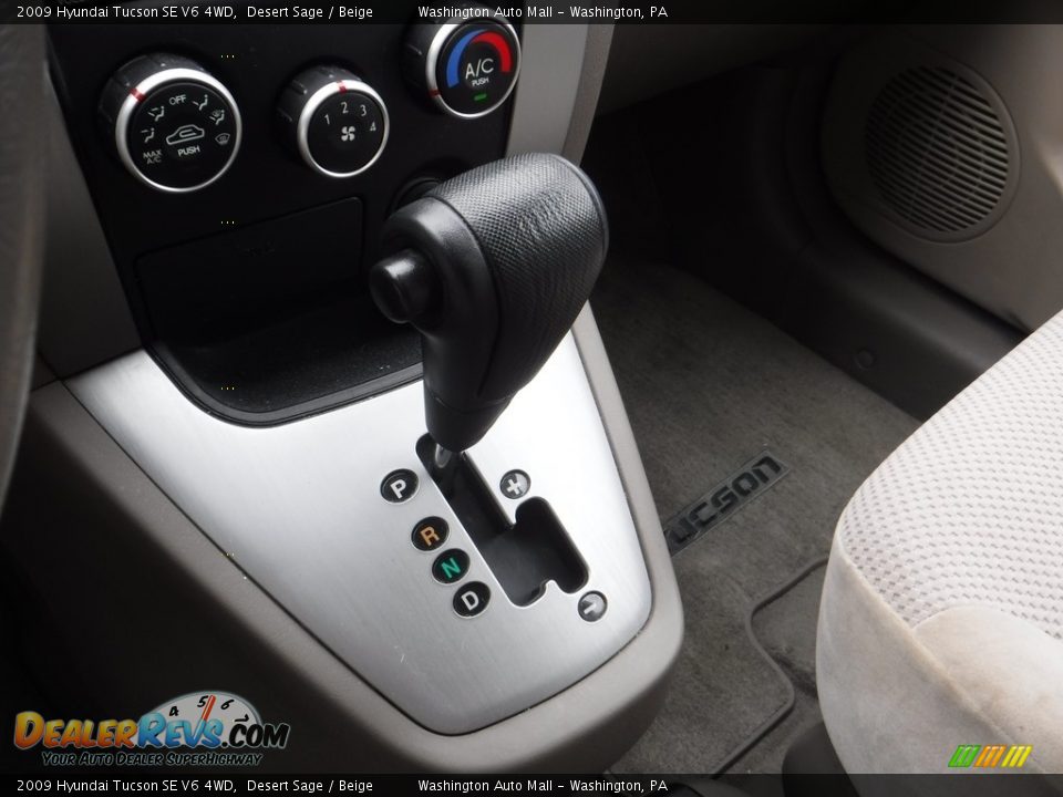 2009 Hyundai Tucson SE V6 4WD Desert Sage / Beige Photo #17