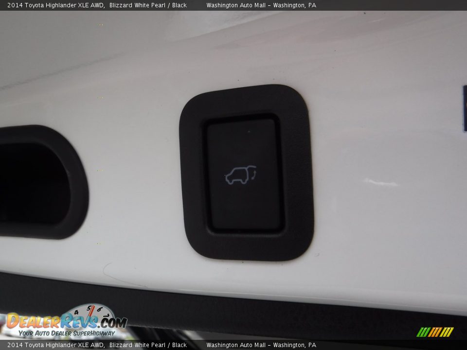 2014 Toyota Highlander XLE AWD Blizzard White Pearl / Black Photo #25