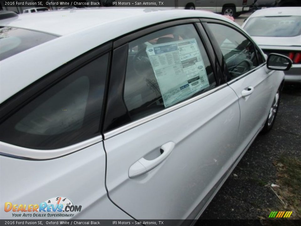 2016 Ford Fusion SE Oxford White / Charcoal Black Photo #5