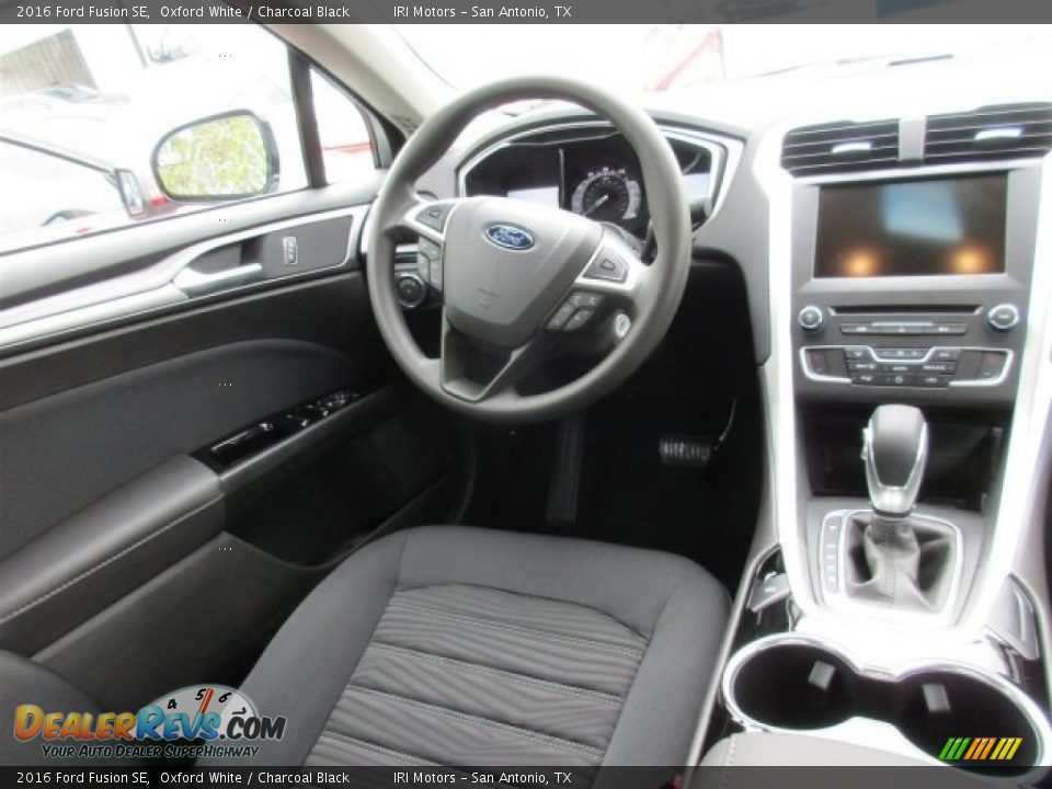 2016 Ford Fusion SE Oxford White / Charcoal Black Photo #6