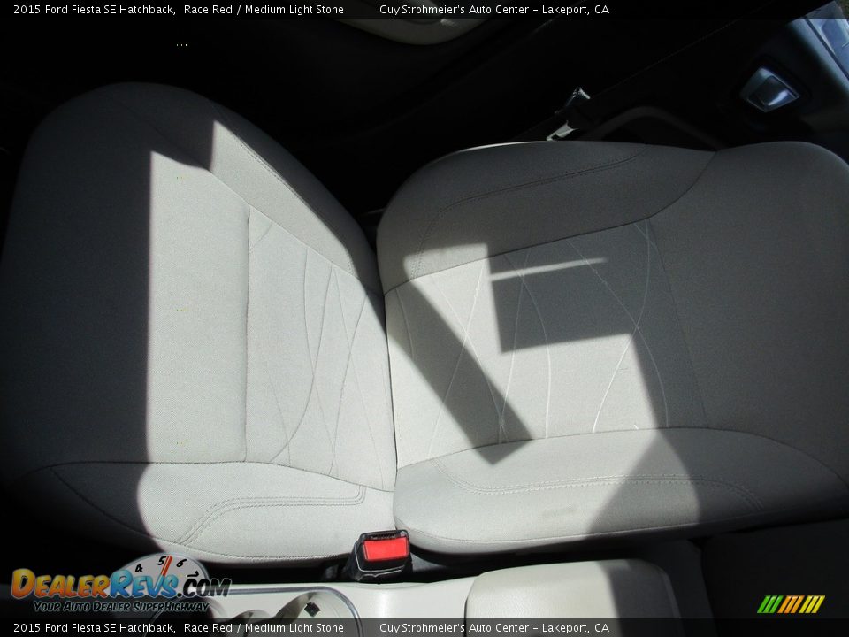 2015 Ford Fiesta SE Hatchback Race Red / Medium Light Stone Photo #17