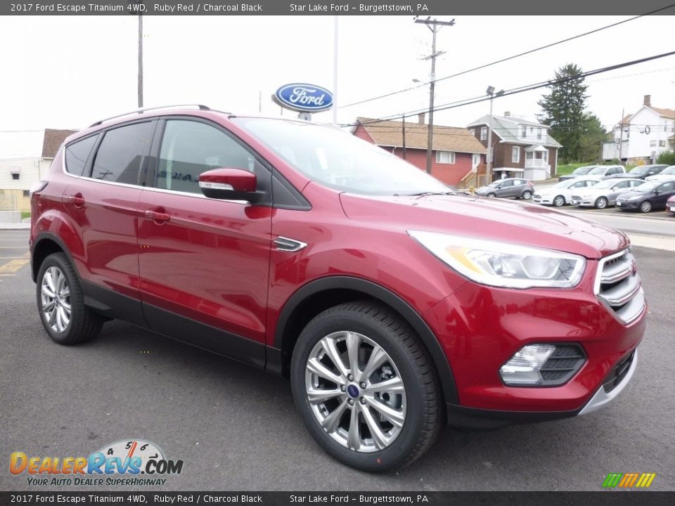 Front 3/4 View of 2017 Ford Escape Titanium 4WD Photo #3