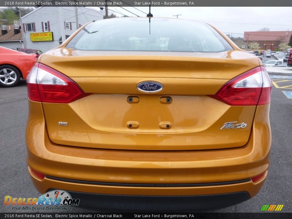 2016 Ford Fiesta SE Sedan Electric Spice Metallic / Charcoal Black Photo #8