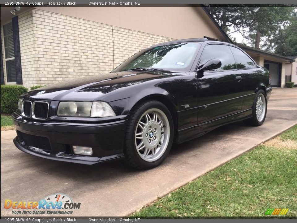 Front 3/4 View of 1995 BMW M3 Coupe Photo #1